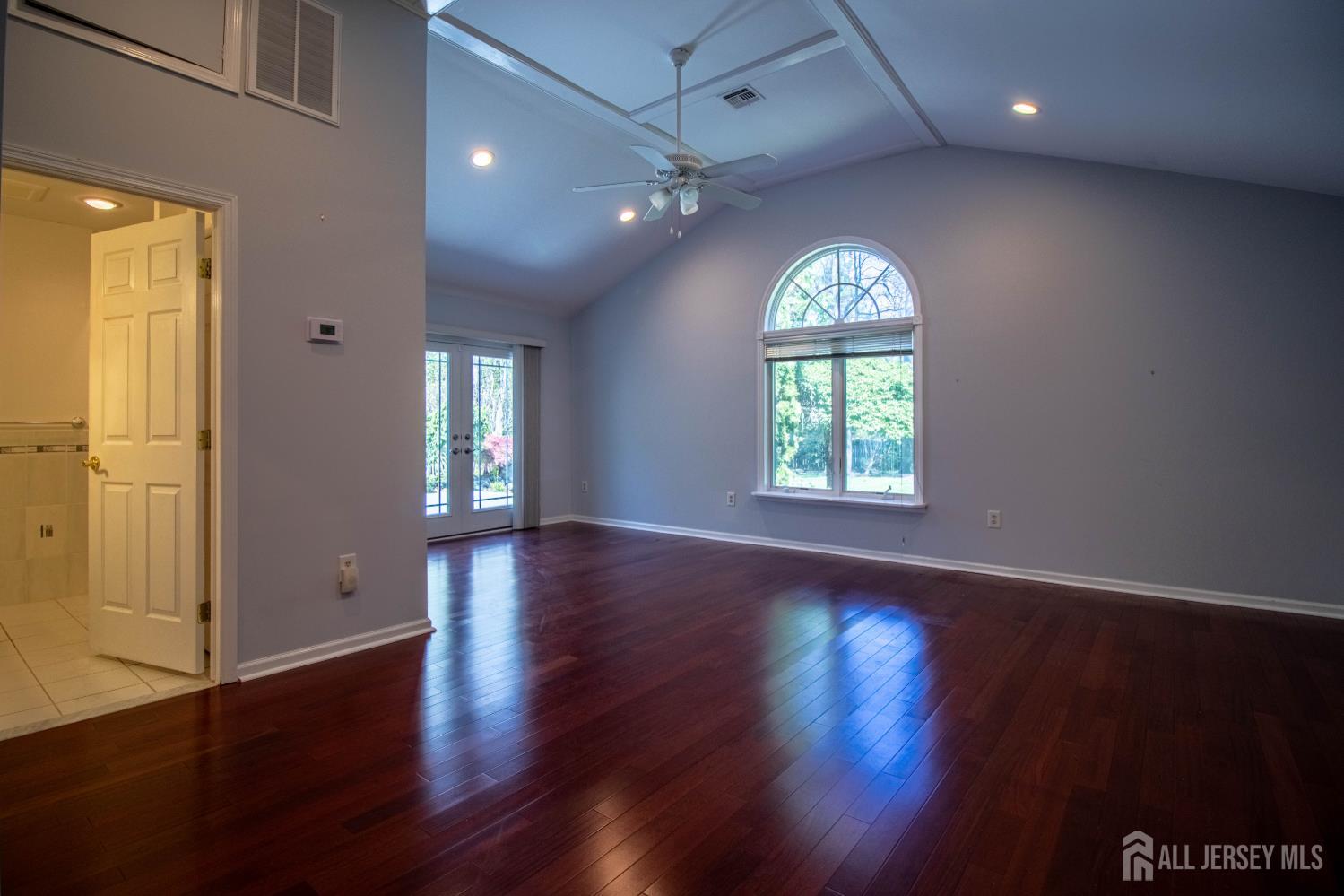 142 Monmouth Road Monroe Township, NJ 08831 - Photo 17 of 37