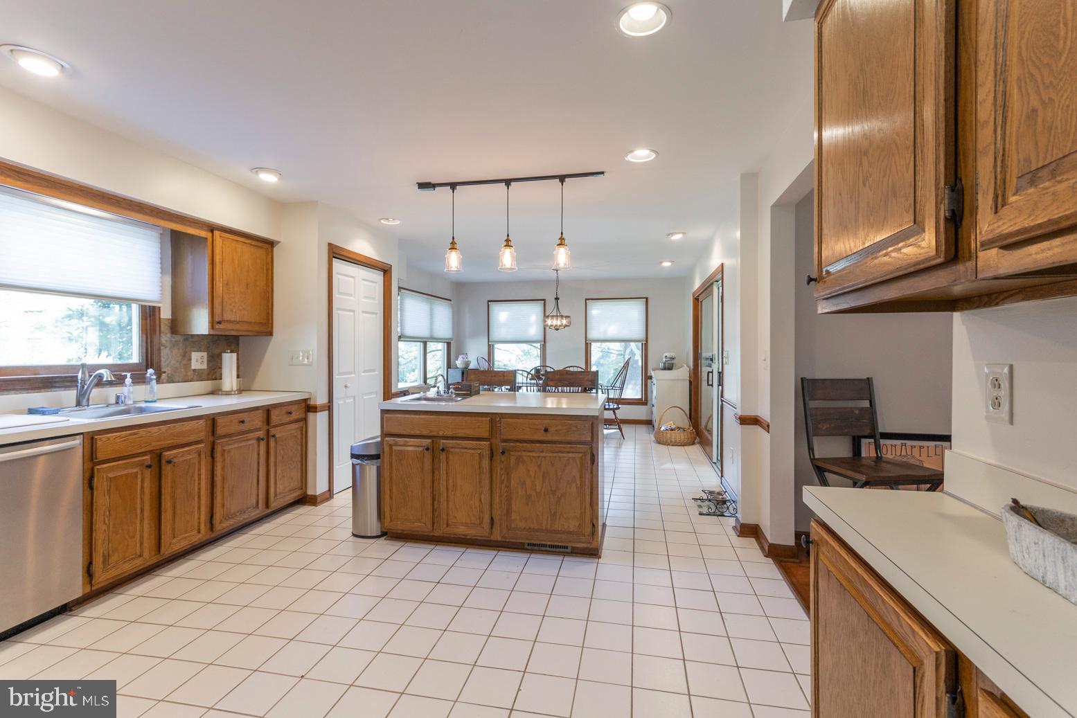 1019 Summit View Drive Newark, DE 19713 - Photo 11 of 41