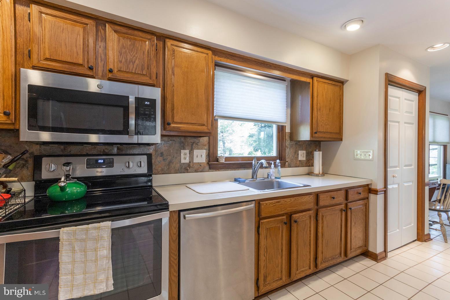 1019 Summit View Drive Newark, DE 19713 - Photo 5 of 41