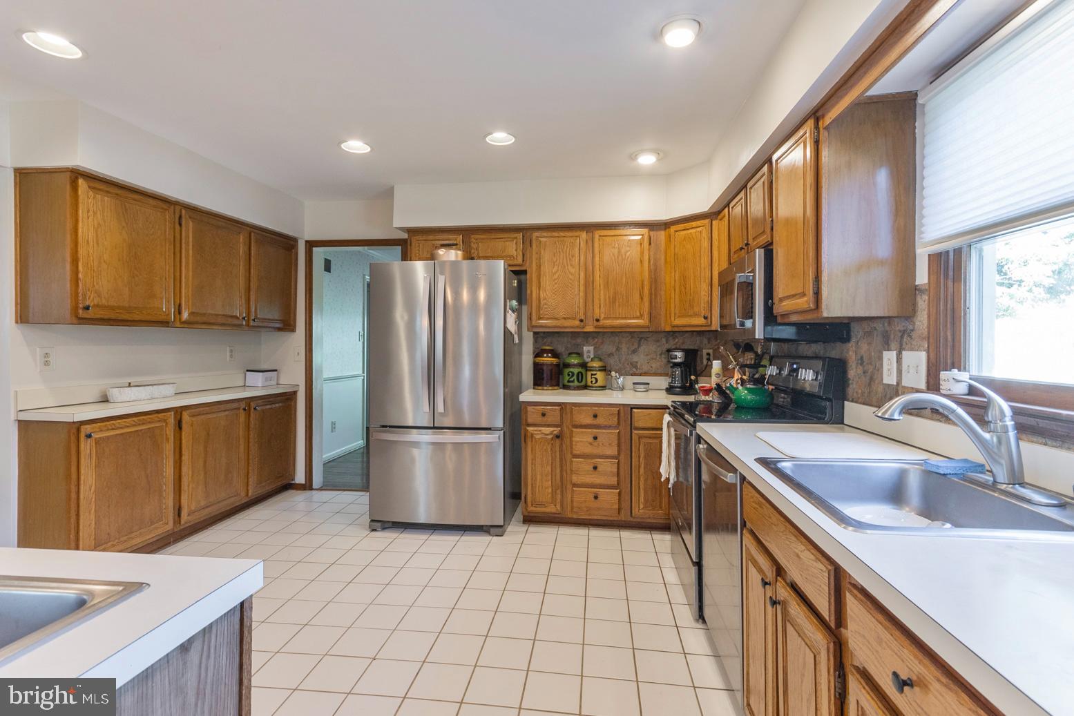 1019 Summit View Drive Newark, DE 19713 - Photo 6 of 41