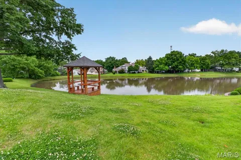 $199,000 | 15021 Claymoor Court, Unit 9, Chesterfield, MO 63017