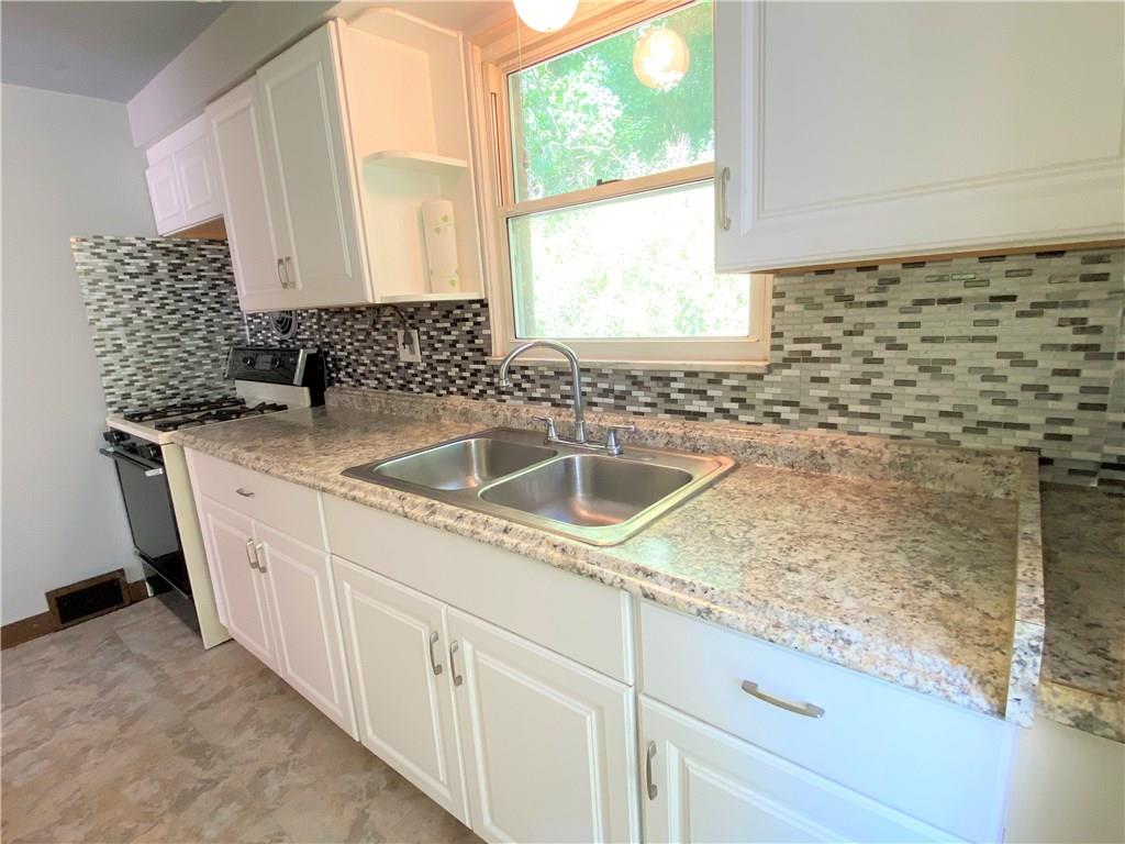 468 Long Road Pittsburgh, PA 15235 - Photo 11 of 23 Gallery Image 11