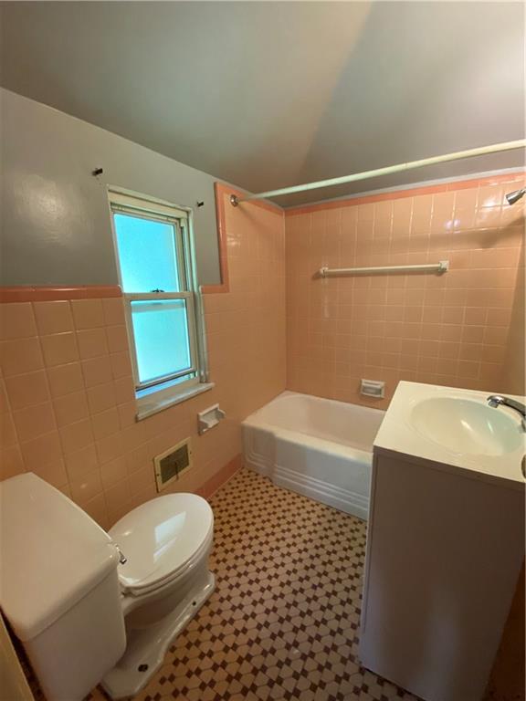 468 Long Road Pittsburgh, PA 15235 - Photo 15 of 23 Gallery Image 15