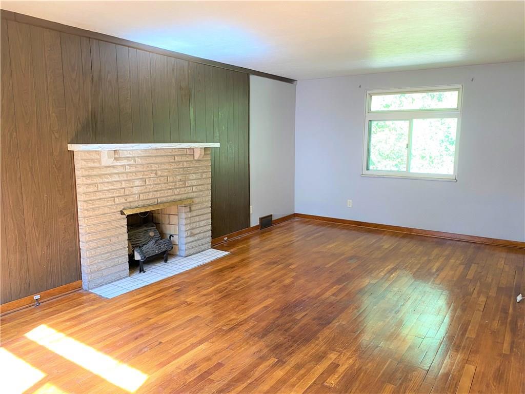 468 Long Road Pittsburgh, PA 15235 - Photo 3 of 23 Gallery Image 3