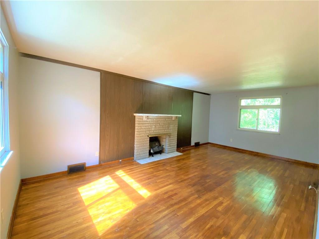 468 Long Road Pittsburgh, PA 15235 - Photo 4 of 23 Gallery Image 4