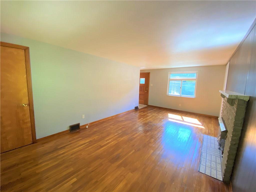 468 Long Road Pittsburgh, PA 15235 - Photo 6 of 23 Gallery Image 6