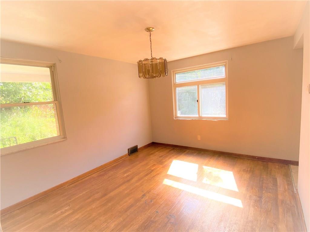 468 Long Road Pittsburgh, PA 15235 - Photo 9 of 23 Gallery Image 9