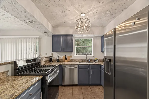 $435,000 | 92 South Waxberry Road, Spring, TX 77381