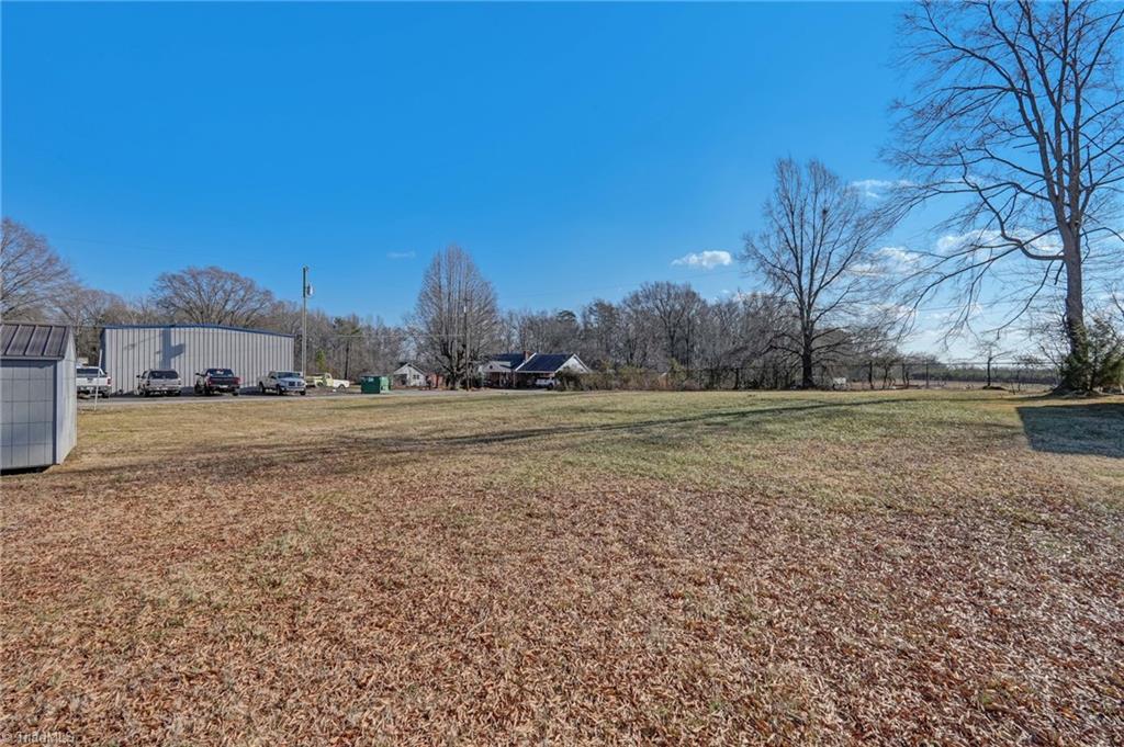 148 East Meadow Road Eden, NC 27288 - Photo 8 of 36