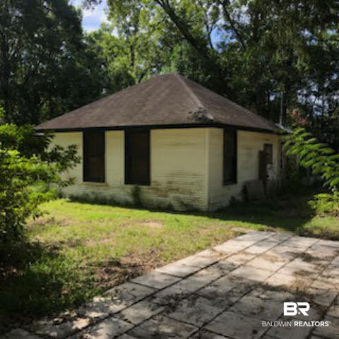 303 West Magnolia Avenue Foley, AL 36535 - Photo 6 of 9