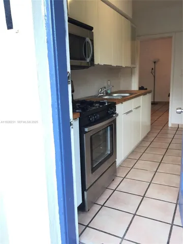 $1,975 | 8340 Crespi Boulevard, Unit 19, Miami Beach, FL 33141