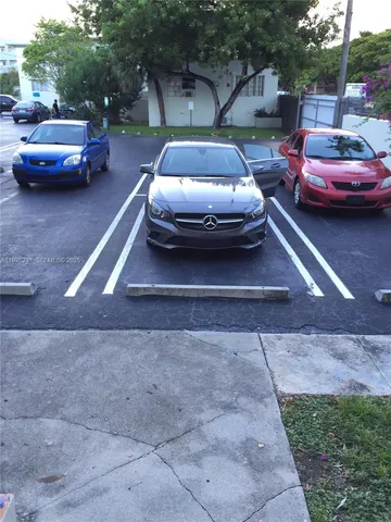 $1,975 | 8340 Crespi Boulevard, Unit 19, Miami Beach, FL 33141