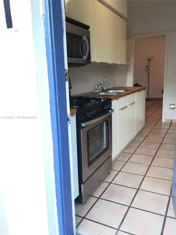 $1,975 | 8340 Crespi Boulevard, Unit 19, Miami Beach, FL 33141