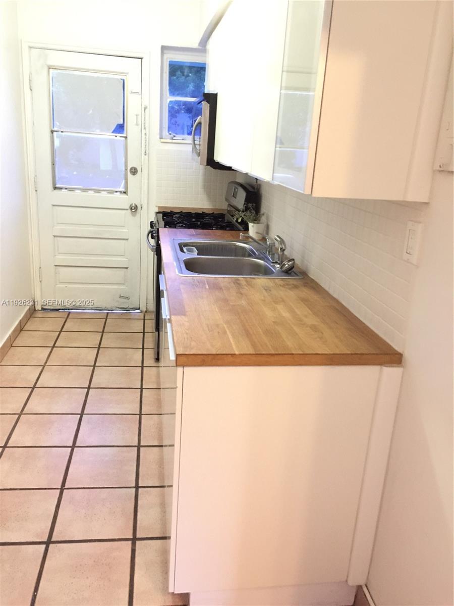 8340 Crespi Boulevard, Unit 19 Miami Beach, FL 33141 - Photo 32 of 35