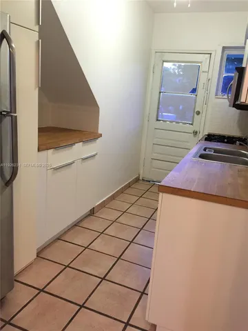 $1,975 | 8340 Crespi Boulevard, Unit 19, Miami Beach, FL 33141