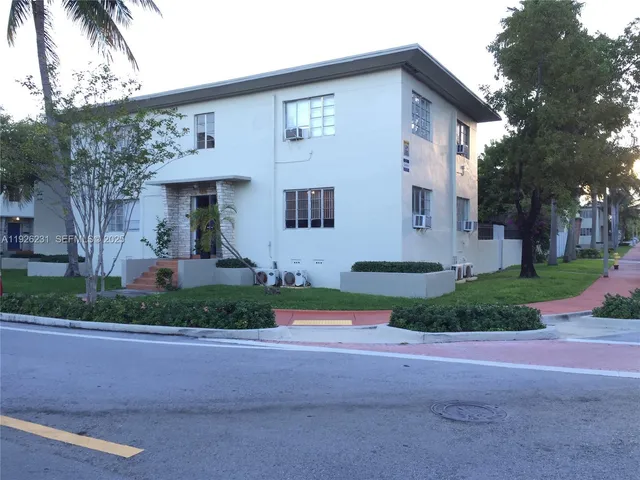 $1,975 | 8340 Crespi Boulevard, Unit 19, Miami Beach, FL 33141