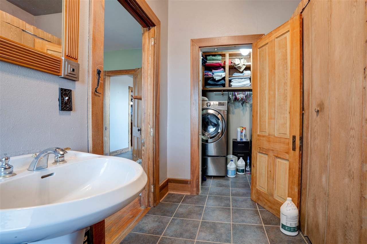 427 Buckeye Road West Liberty, IA 52776 - Photo 17 of 39 Gallery Image 17