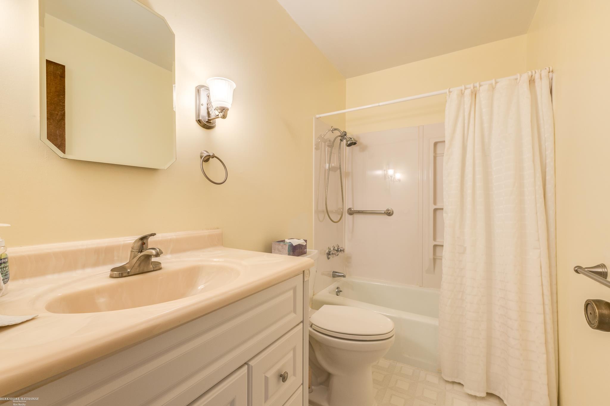 4020 Devonshire Road Fort Gratiot, MI 48059 - Photo 30 of 36 50127492-29.JPG