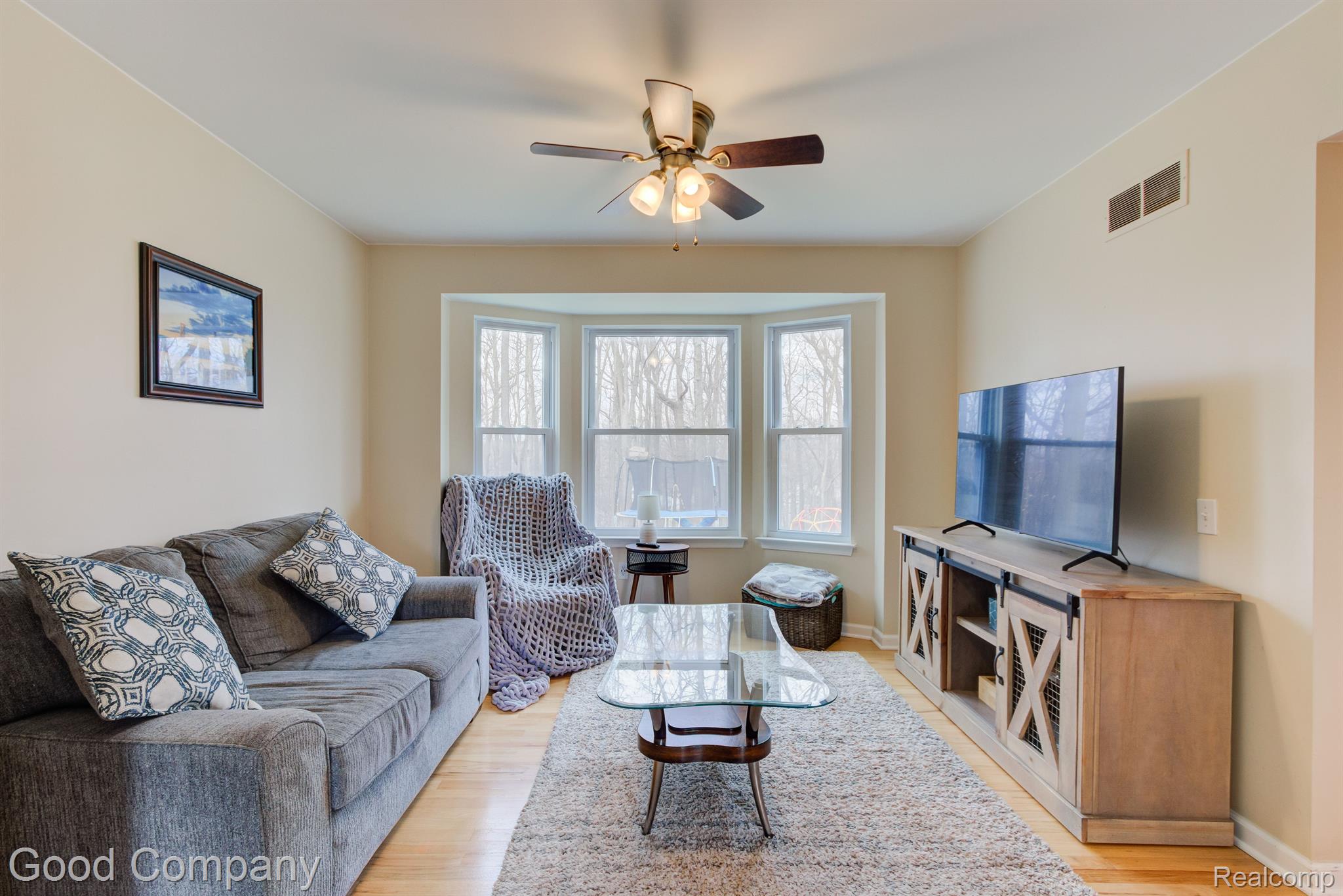 343 Whitney Drive Rochester, MI 48307 - Photo 9 of 43 Gallery Image 9
