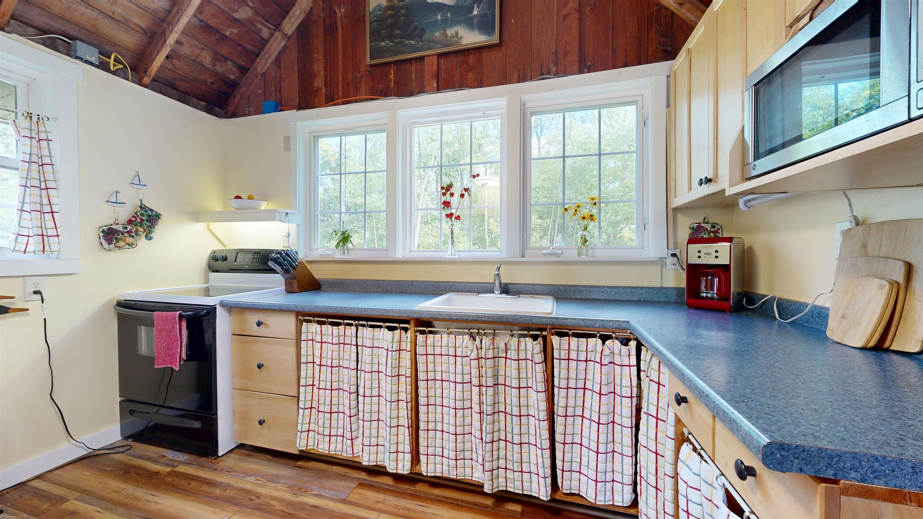 172 S Road Ferrisburgh, VT 05473 - Photo 9 of 21 Gallery Image 9