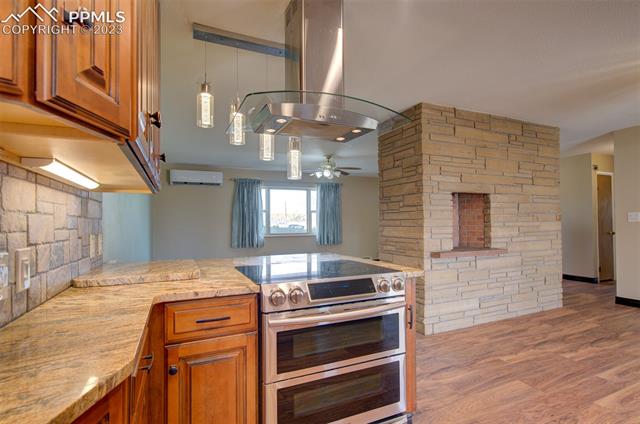 7845 Wilson Road Fountain, CO 80817 - Photo 17 of 30 Double oven