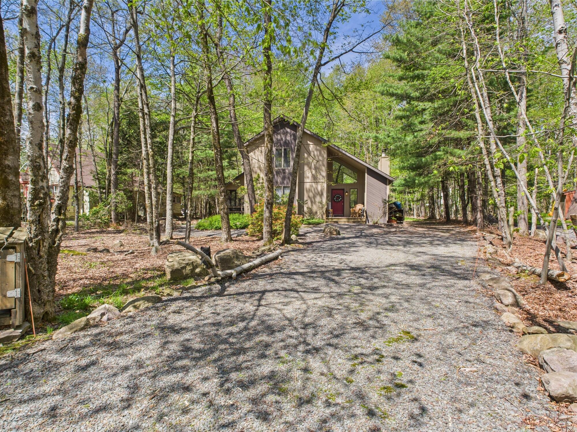 5541 Fox Run Road Pocono Pines, PA 18350 - Photo 2 of 44 home from the end of driveway