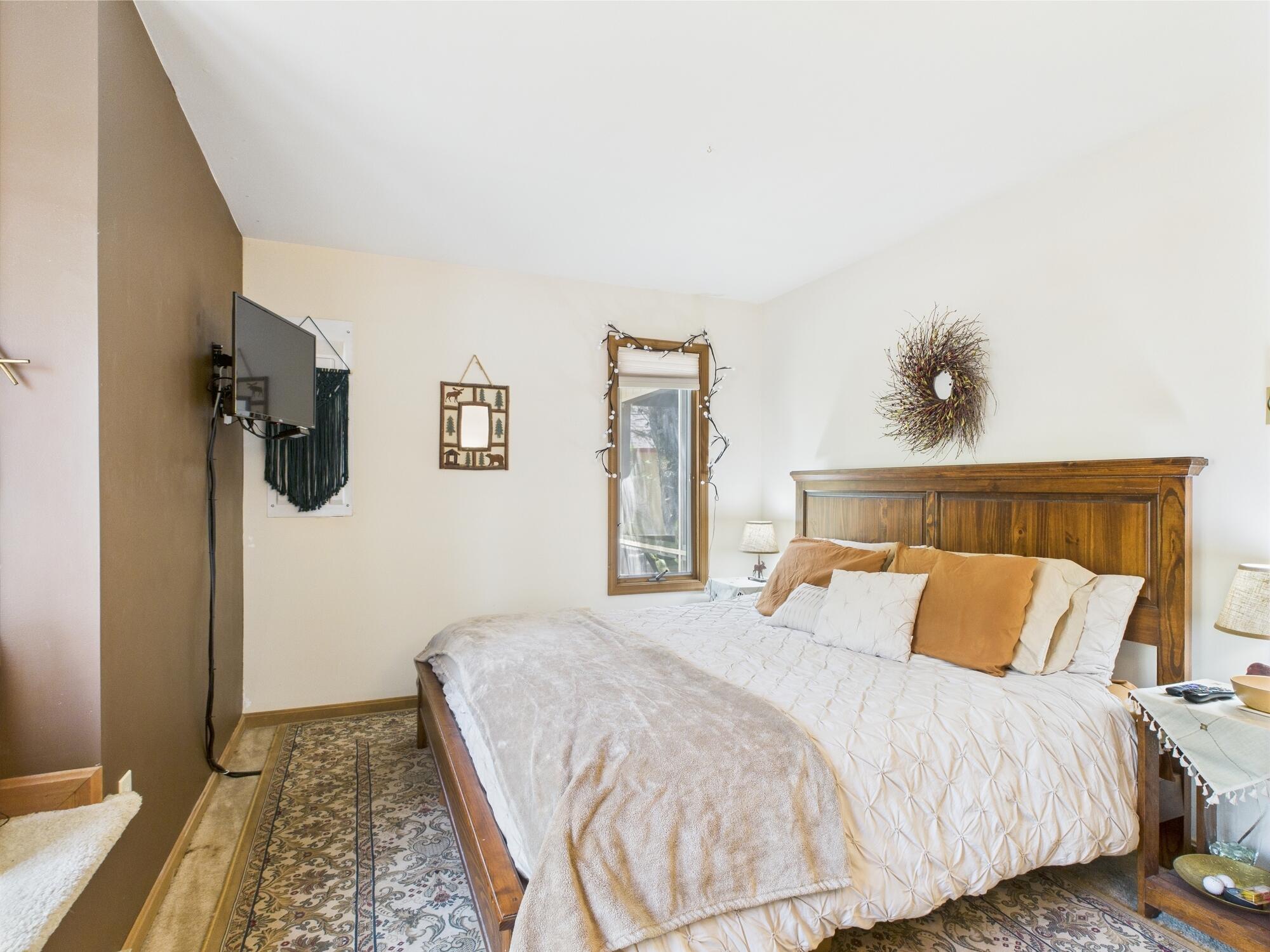5541 Fox Run Road Pocono Pines, PA 18350 - Photo 26 of 44 bedroom 1