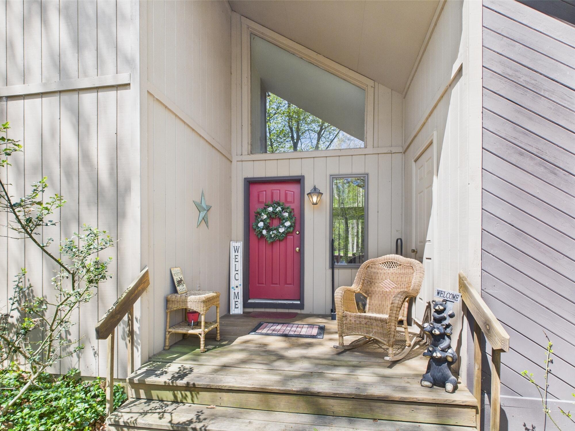 5541 Fox Run Road Pocono Pines, PA 18350 - Photo 4 of 44 entrance
