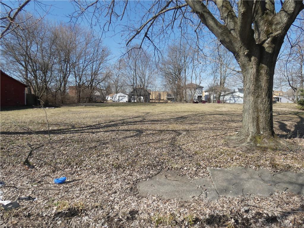 1728 Sheldon Street Indianapolis, IN 46218 - Photo 2 of 5