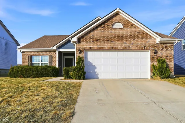 $315,000 | 842 Declaration Drive, Pittsboro, IN 46167