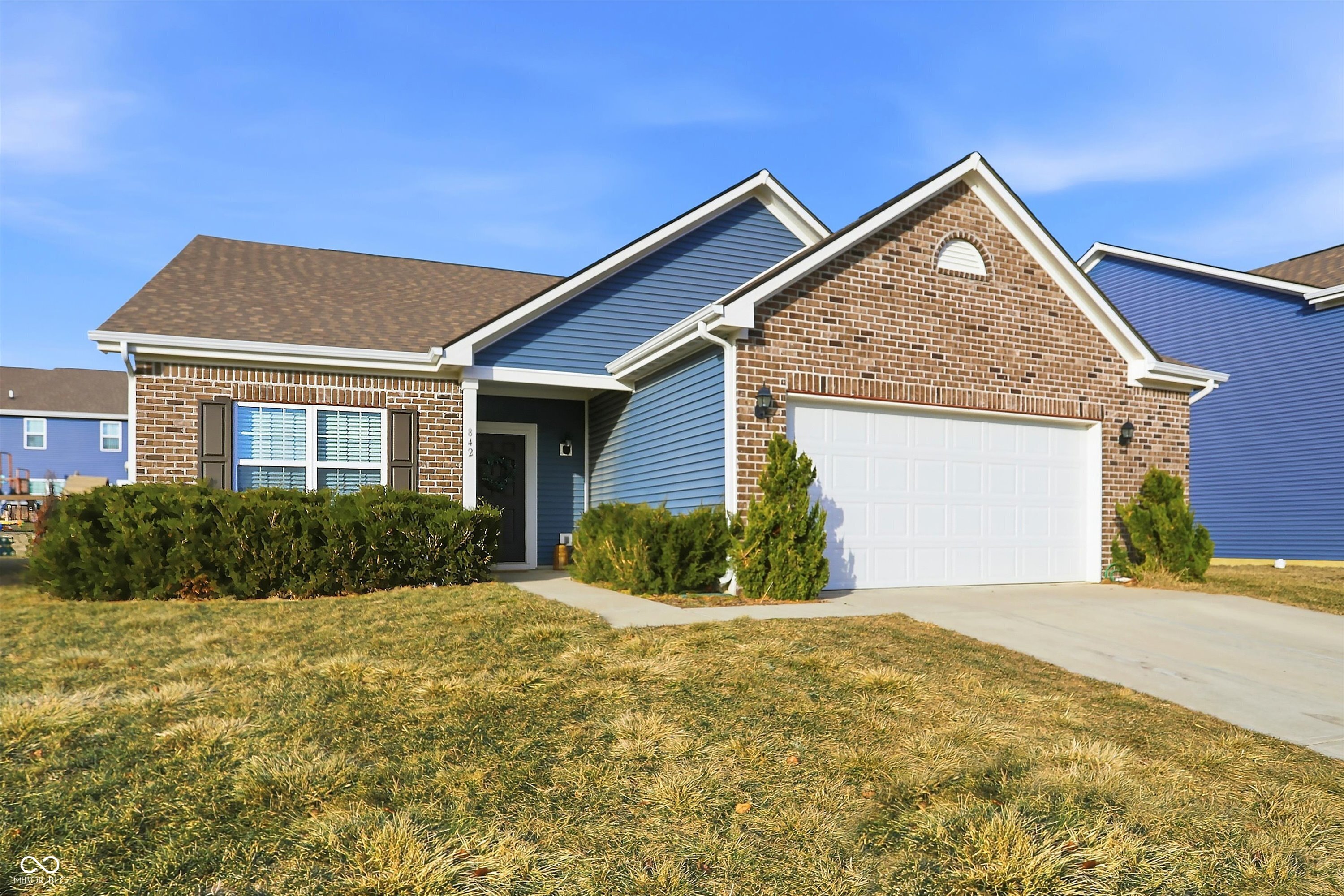 842 Declaration Drive Pittsboro, IN 46167 - Photo 2 of 52