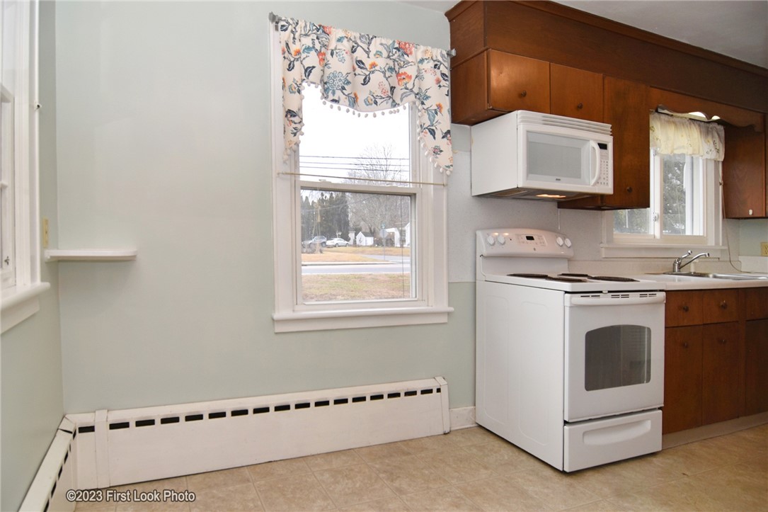 62 East Avenue Westerly, RI 02891 - Photo 16 of 41
