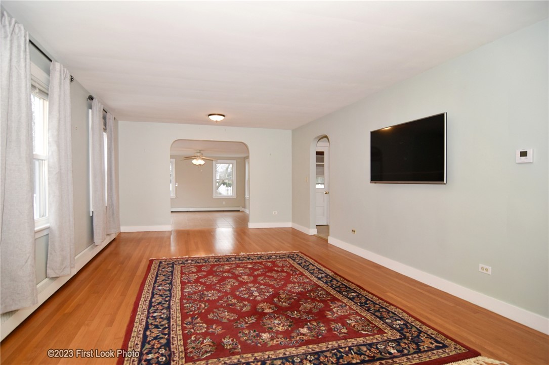 62 East Avenue Westerly, RI 02891 - Photo 3 of 41