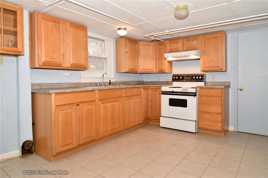62 East Avenue Westerly, RI 02891 - Photo 32 of 41 extra kitchen