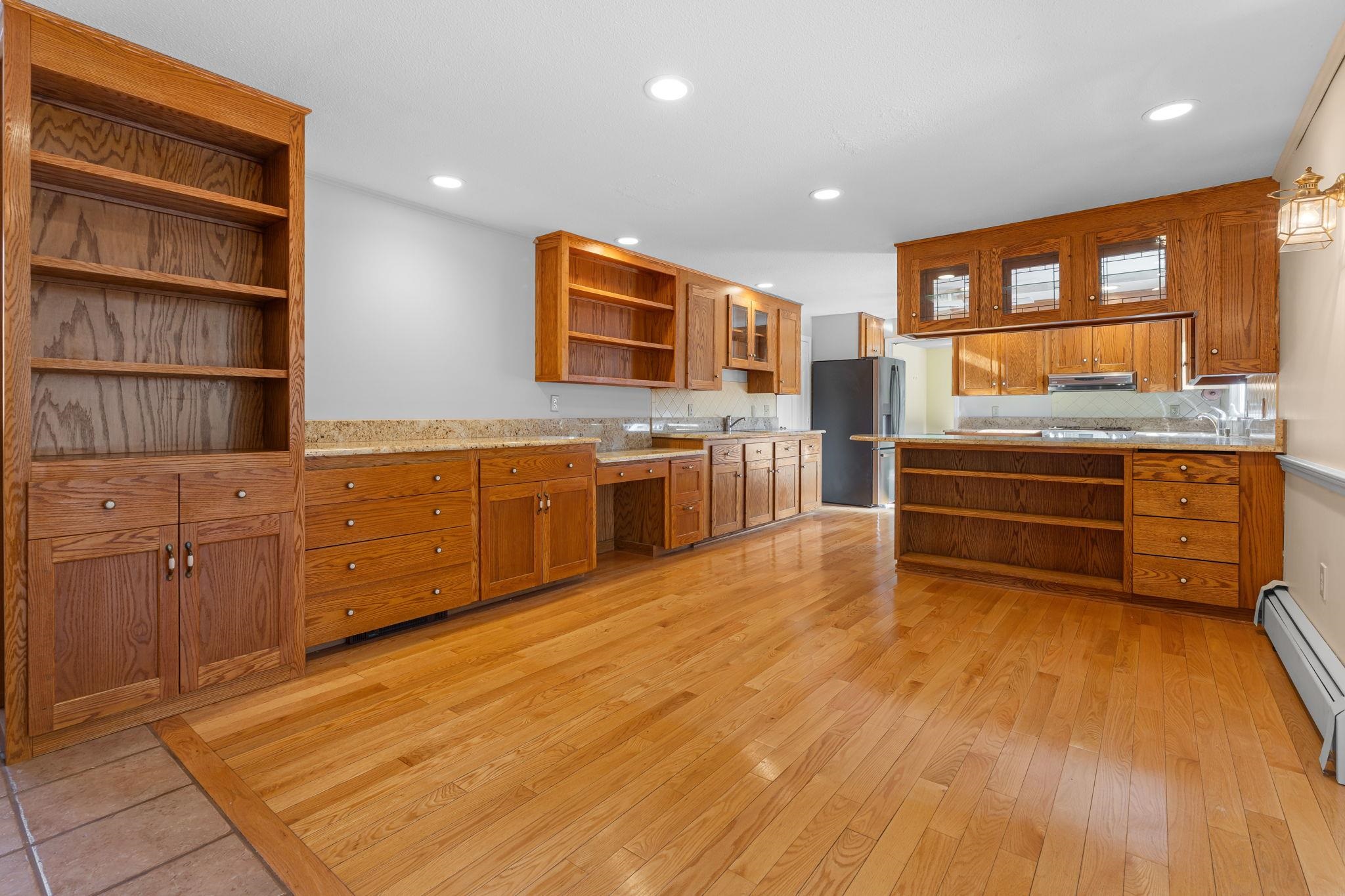 12 Fairway Drive Amherst, NH 03031 - Photo 2 of 57