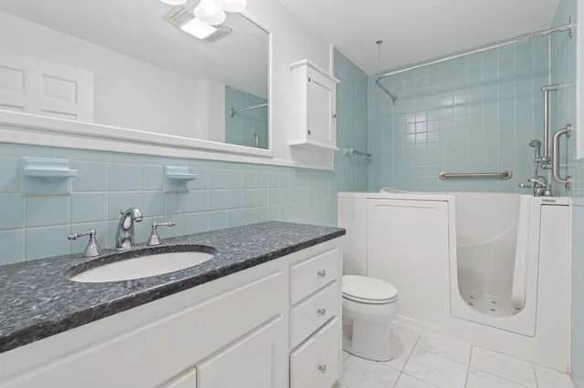 $755,000 | 12 Fairway Drive, Amherst, NH 03031