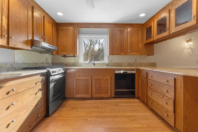 $755,000 | 12 Fairway Drive, Amherst, NH 03031