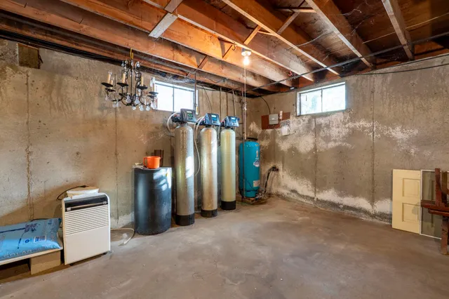 $755,000 | 12 Fairway Drive, Amherst, NH 03031