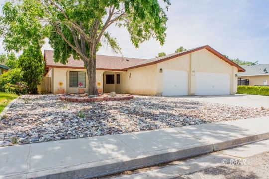 1129 West Tamarisk Avenue Ridgecrest, CA 93555 - Photo 3 of 35 Gallery Image 3