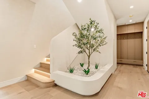 $3,899,000 | 4630 Saloma Avenue, Sherman Oaks, CA 91403