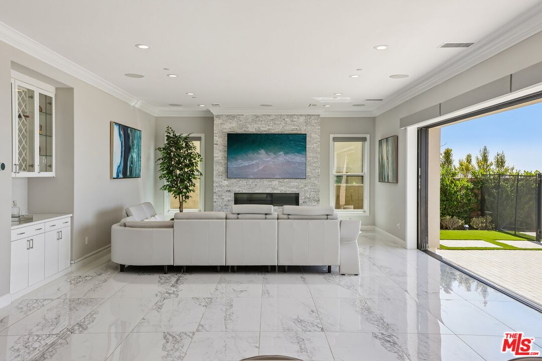 20254 Liverpool Way Porter Ranch, CA 91326 - Photo 9 of 51
