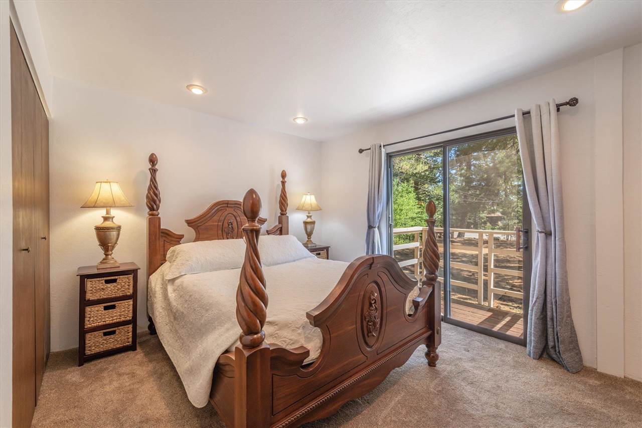 10132 Jeffery Pine Road Truckee, CA 96161 - Photo 12 of 21 Gallery Image 12