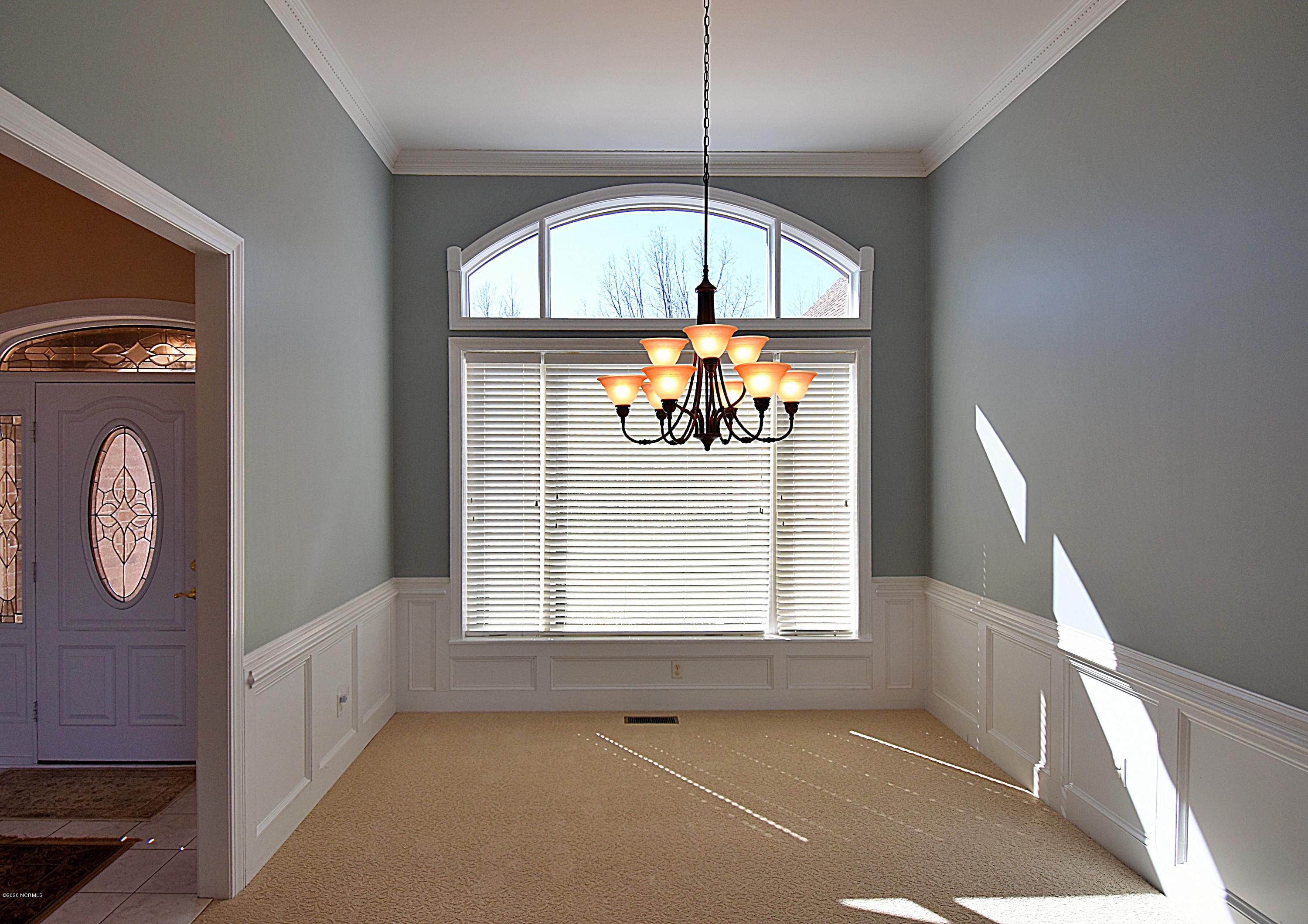 222 Mellen Road New Bern, NC 28562 - Photo 5 of 30 Formal Dining Area