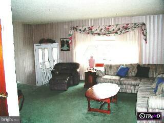 3411 Lester Road Philadelphia, PA 19154 - Photo 2 of 8