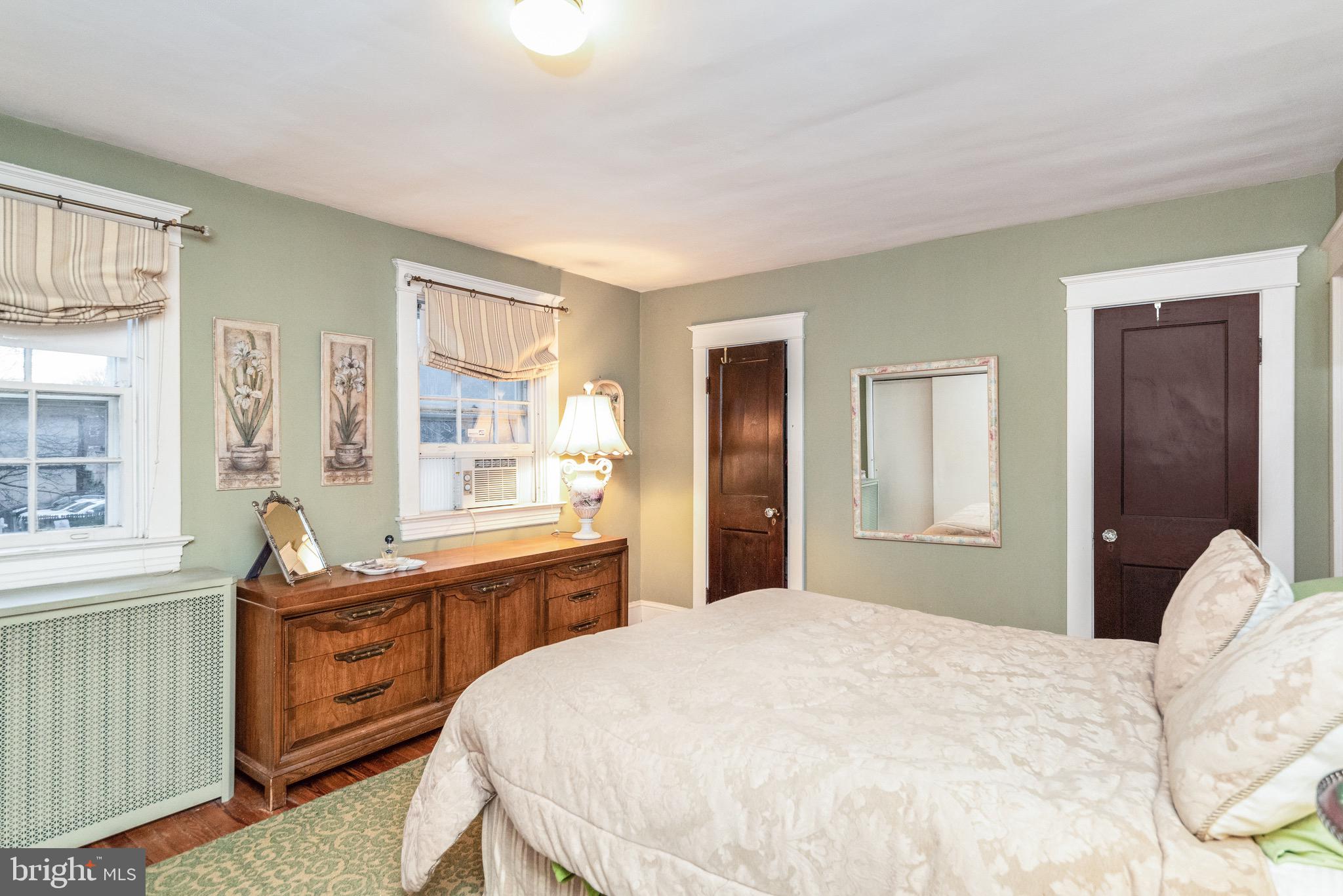 4209 Roland Avenue Baltimore, MD 21210 - Photo 18 of 28 Master Bedroom