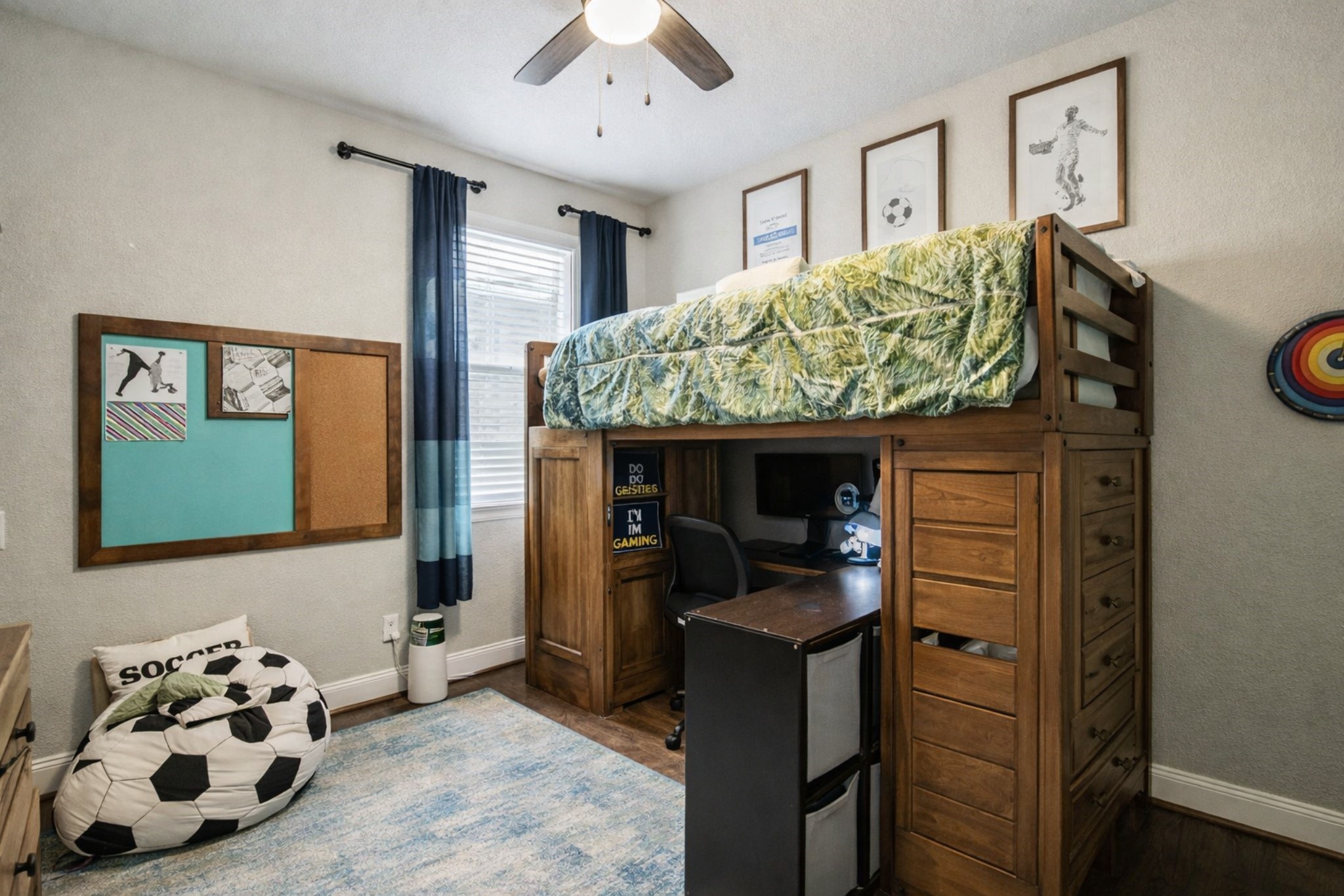 1118 Fragile Sail Court Katy, TX 77494 - Photo 23 of 36 This comfortable secondary bedroom offers a bright and inviting space, featuring beautiful a beautiful large window, walk in closet and easy access to your secondary bathroom.