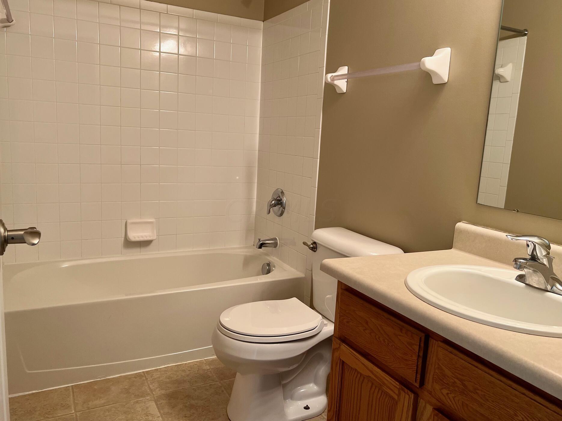 142 Harvard Loop Delaware, OH 43015 - Photo 20 of 37 Hall Bath