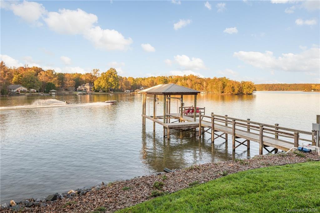 875 Bonum Road Lake Wylie, SC 29710 - Photo 3 of 39 Gallery Image 3