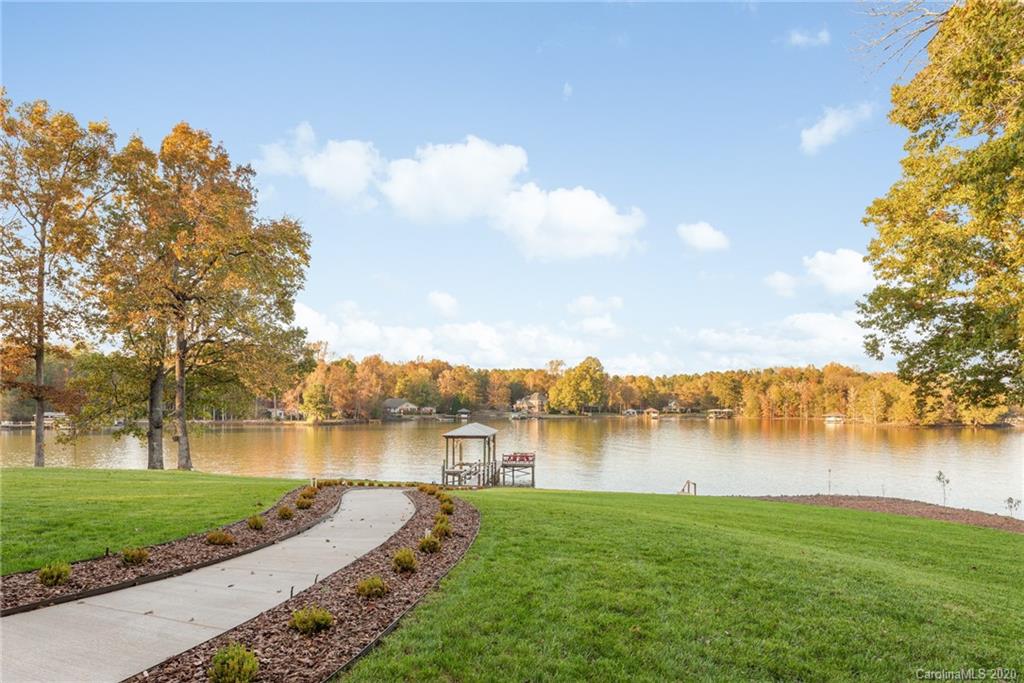 875 Bonum Road Lake Wylie, SC 29710 - Photo 5 of 39 Gallery Image 5