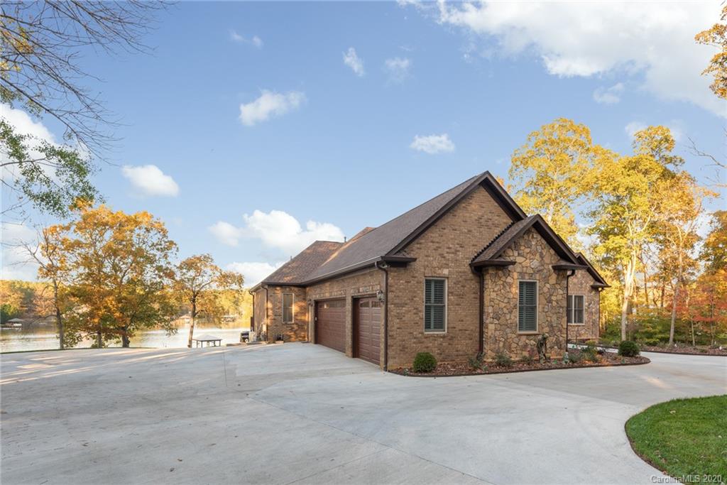 875 Bonum Road Lake Wylie, SC 29710 - Photo 7 of 39 Gallery Image 7